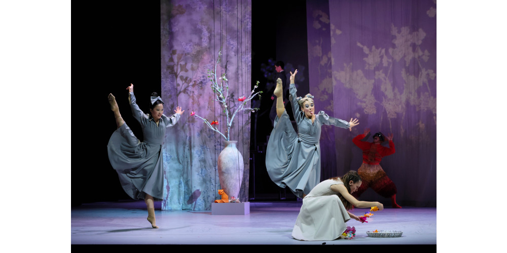 „Aschenbrödel“ von Karl Afred Schreiner, Tanz: Ethan Ribeiro (Prinz) und Micaela Romano Serrano (Aschenbrödel) / Staatstheater am Gärtnerplatz