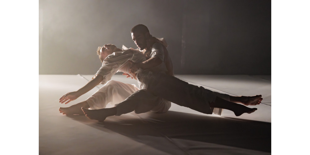 „Æon“ von Johanna Nuutinen, Tanz: John O‘Gara und Luigi Imperato / Theater Osnabrück