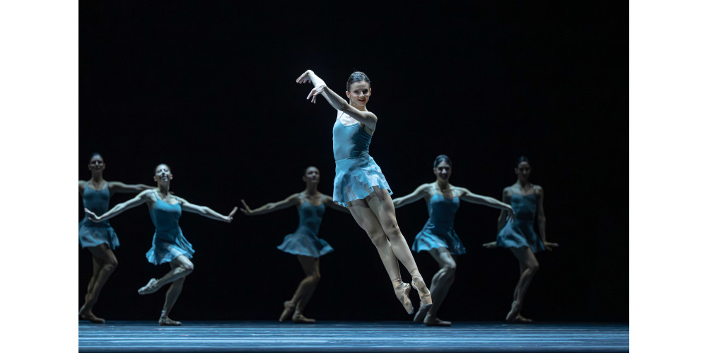 „Blake Works_I“ von William Forsythe / Ballettabend „WAVES AND CIRCLES“, Tanz: Violetta Keller