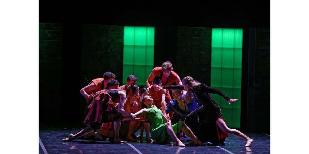 „Joy“ / „L’Amour sorcier“ von Iratxe Ansa und Igor Bacovich, Tanz: Ensemble: Ballet de l’Opéra National de Bordeaux