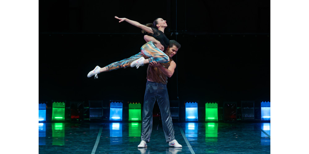 „Joy“ / „Hurry up, we’re dreaming“ von Justin Peck, Tanz: Ensemble: Ballet de l’Opéra National de Bordeaux
