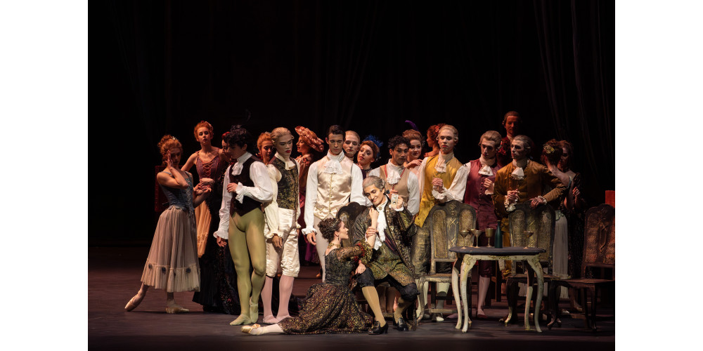 „Manon“ von Kenneth MacMillan, Tanz: Cassandra Trenary, Eno Peci und Ensemble