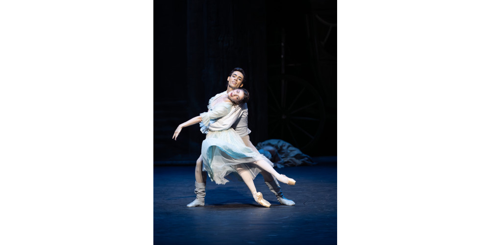 „Manon“ von Kenneth MacMillan, Tanz: Cassandra Trenary, Eno Peci und Ensemble