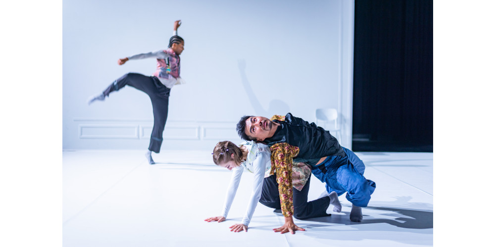 „Pale Blue“ von Nikolaus Adler, Tanz: Ensemble