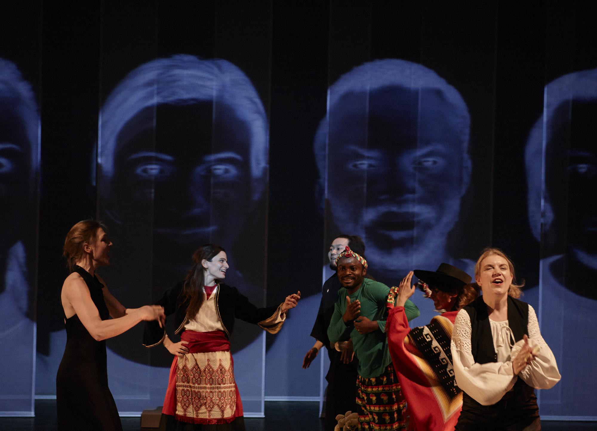 Jacqueline Fischers „Kontraste“ Theater der Klänge